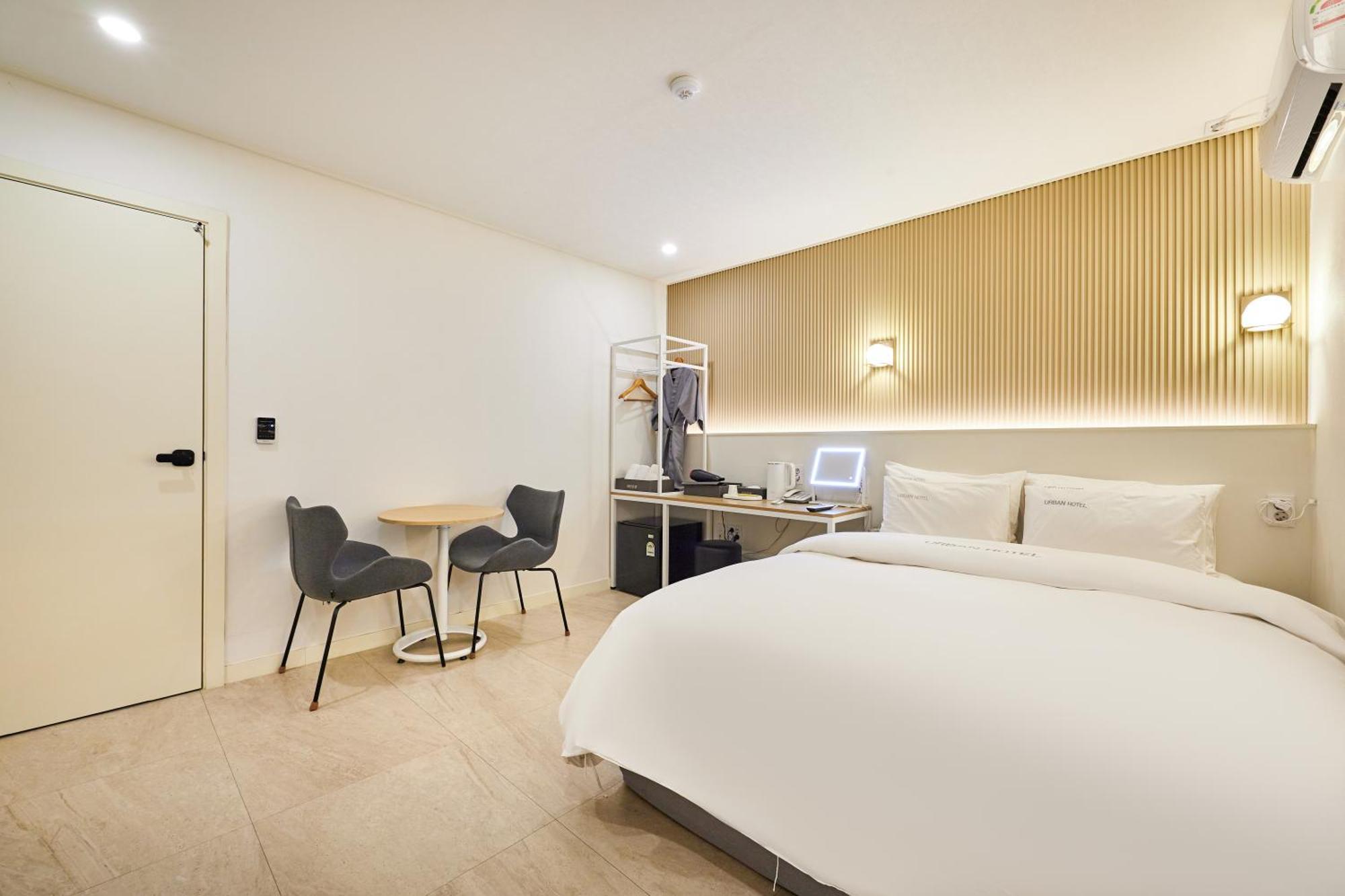 Urban Hotel Pyeongtaek Bagian luar foto