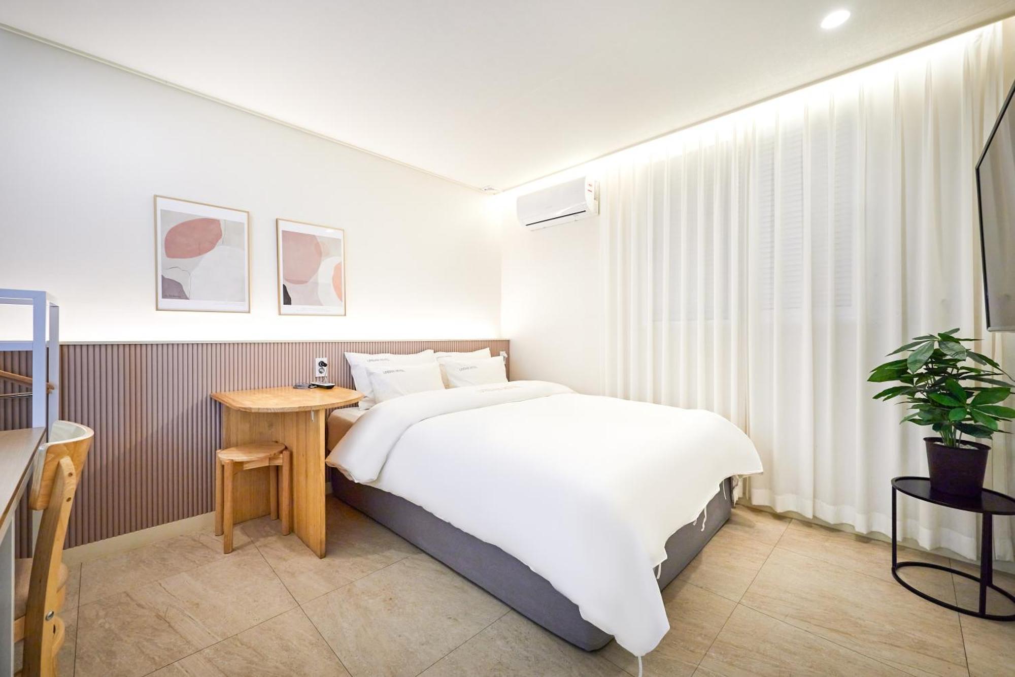 Urban Hotel Pyeongtaek Bagian luar foto